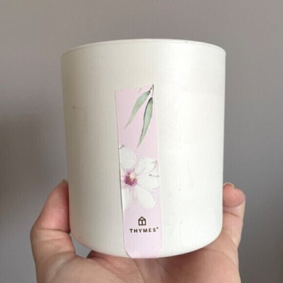 Thymes Magnolia Willow Candle - 227g / 8oz 🇺🇸 - Picture 4 of 6